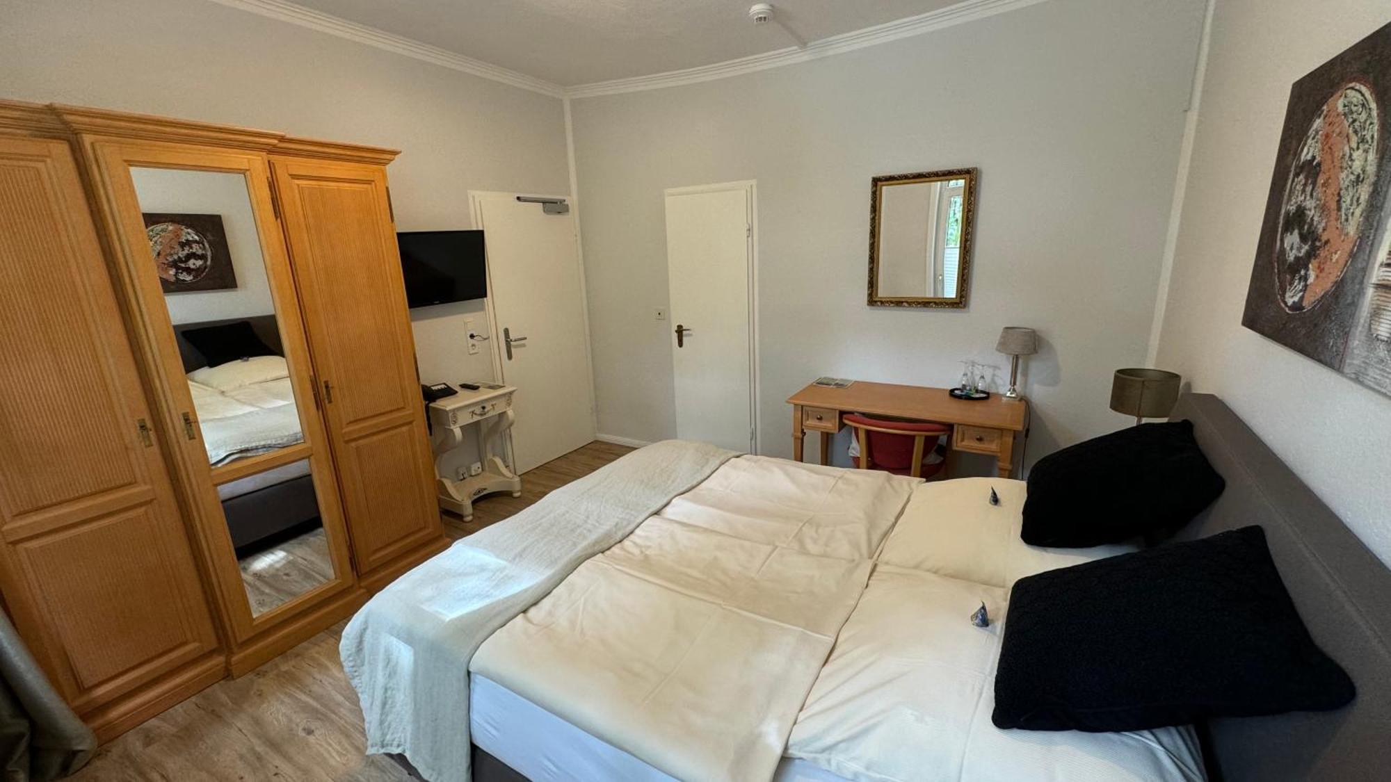 Goethe Hotel Bad Pyrmont Ruang foto